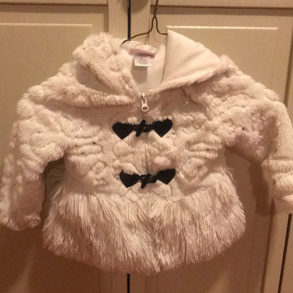 Girls’ 2T White Fur Dress Coat